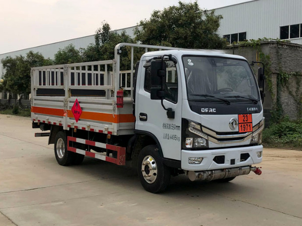 東風多利卡氣瓶運輸車